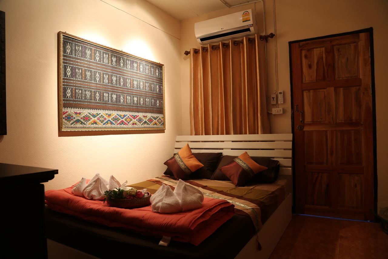 Golden Fort Guesthouse Chiang Mai Exterior foto